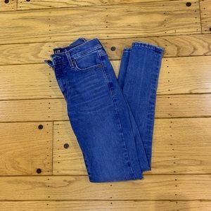 High-waisted Gap skinny blue jeans